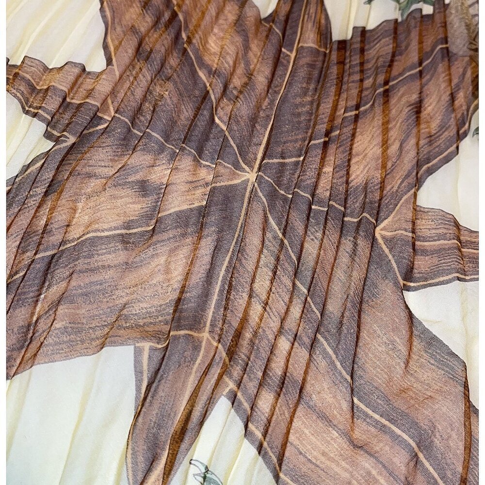 Hermès Passiflores Plissé Silk Chiffon Scarf 90cm w/ Box - Picture 4 of 10